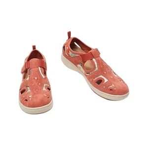 NWT! Earth Origins Suede Fisherman Sandals,  Effie Salmon Flower